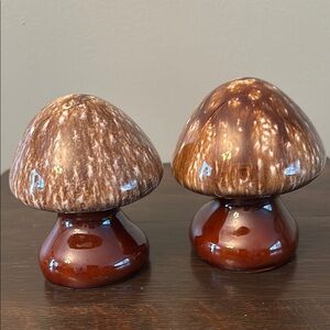 Vintage Hull Mushroom Salt/Pepper? Shakers Drip Glaze Pottery